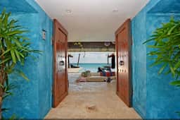 Luxury Ocean front Retreat perfect for groups and families - Image 4
