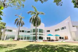 Villa Aqua- Private Luxury Villa with Full Service - Image 3