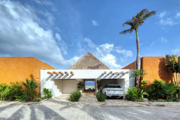 Luxury Ocean front Retreat perfect for groups and families - Image 2