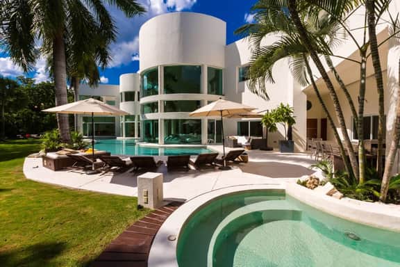 Villa Aqua- Private Luxury Villa with Full Service - Image 2