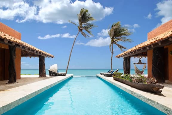 Luxury Ocean front Retreat perfect for groups and families - Image 1