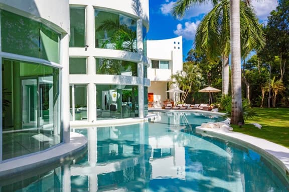 Villa Aqua- Private Luxury Villa with Full Service - Image 1